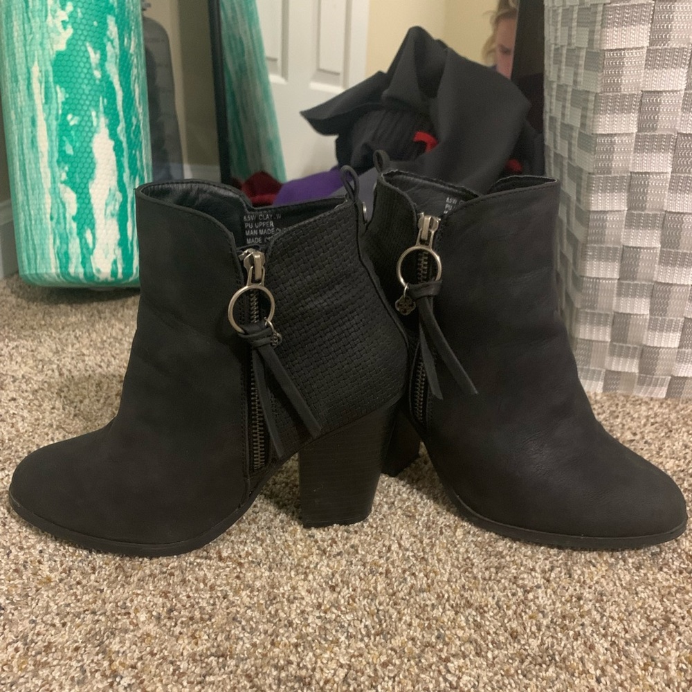 DIASY FUENTES BLACK BOOTIES